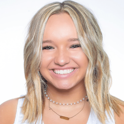 Female patient smiling, representing orthodontic treatment in illinois