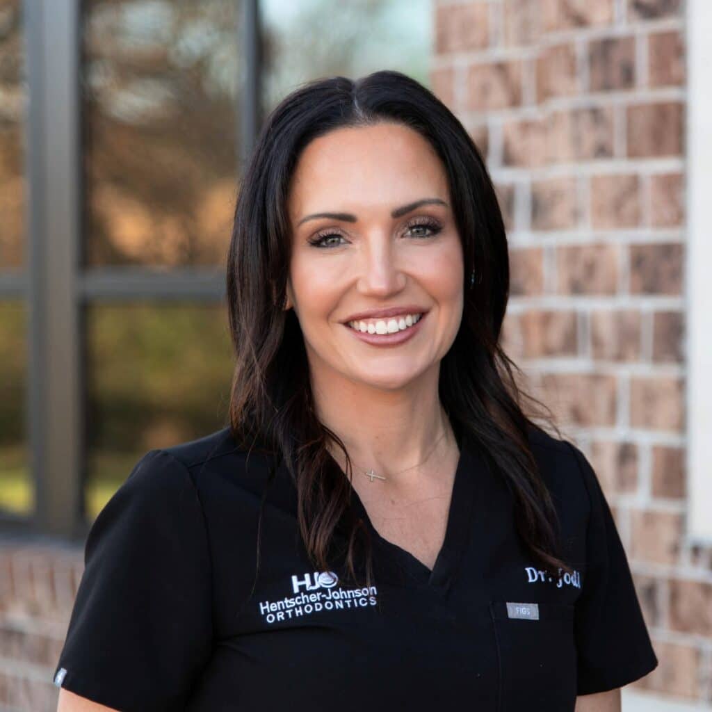 Headshot of dr. Jodi, orthodontist at hentscher johnson orthodontics in columbia and waterloo